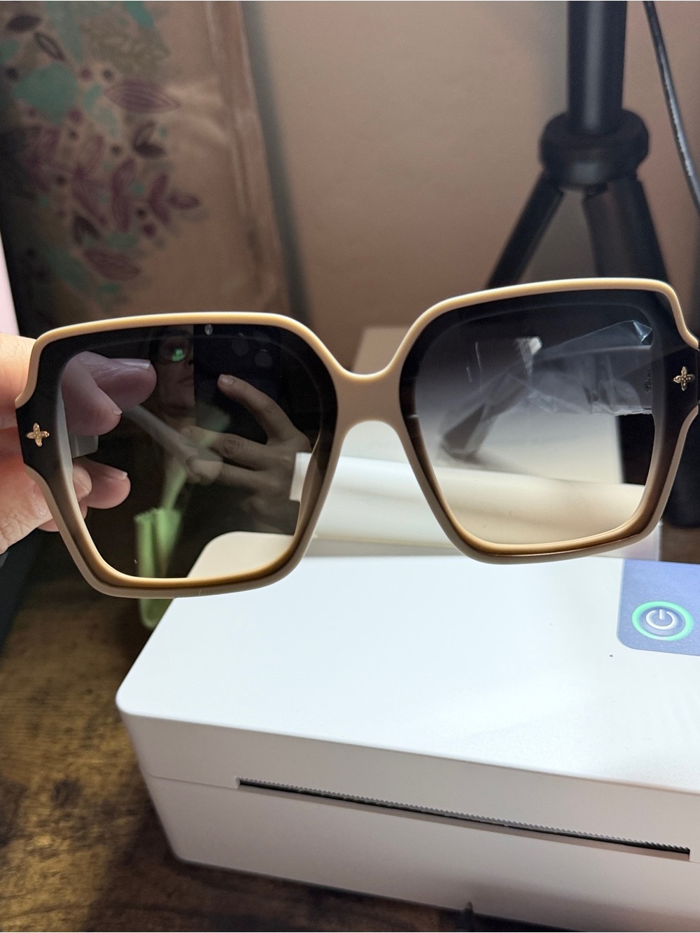 Women's Beige Square Frame Sunglasses with Gradient Lenses